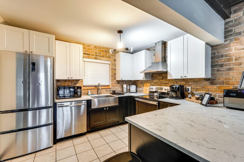 Kitchen | 1st Floor | Cooking Basics | Dishwasher | Keurig Combo Coffee Maker