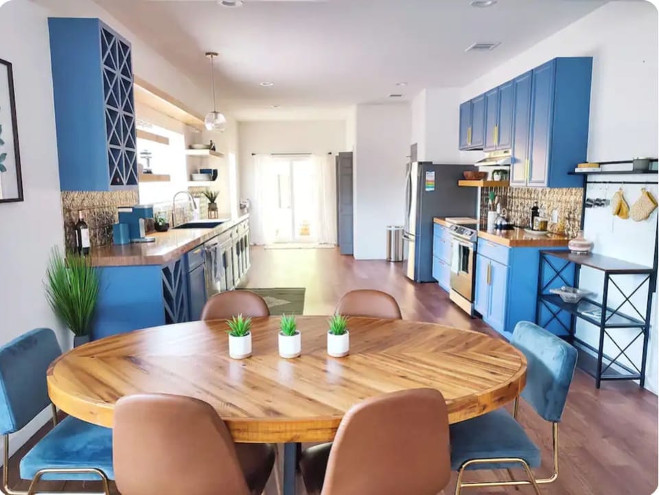 Open Kitchen & Dining 