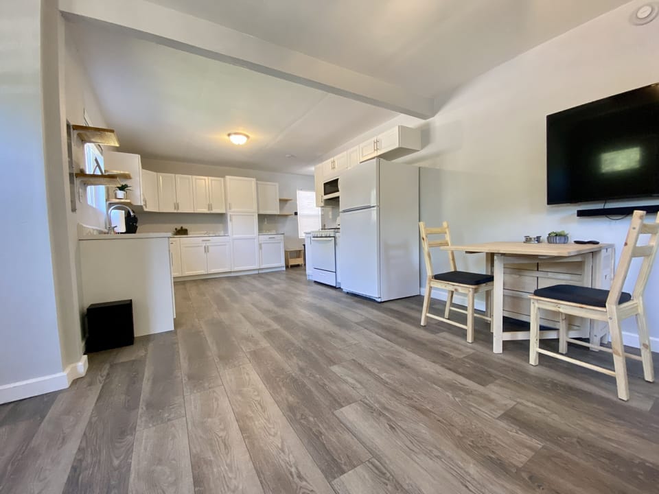 Spacious kitchen and dining area 
