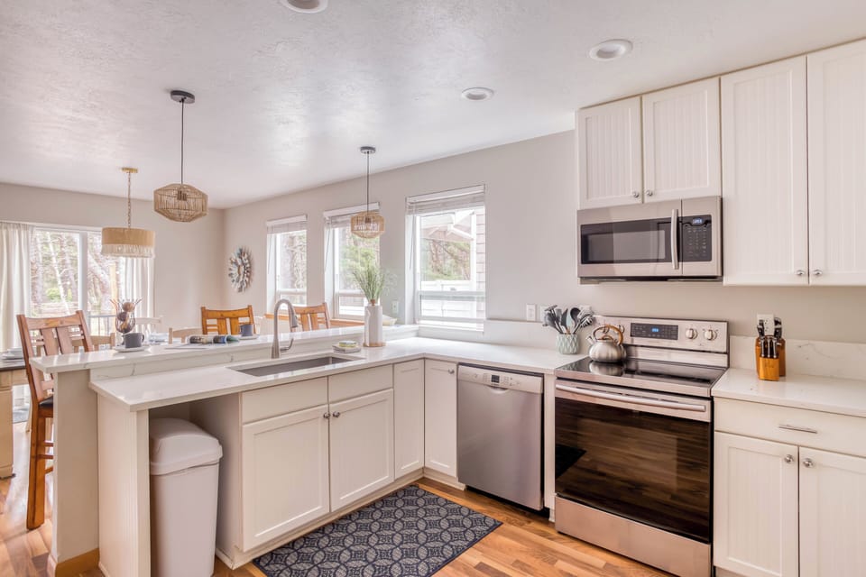 Kitchen Area with amenities