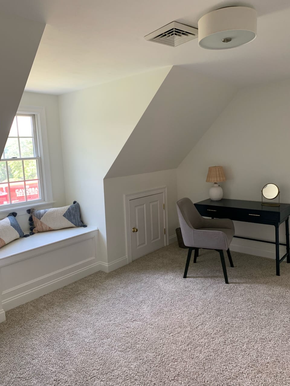 Sitting area or office space off the Master Bedroom