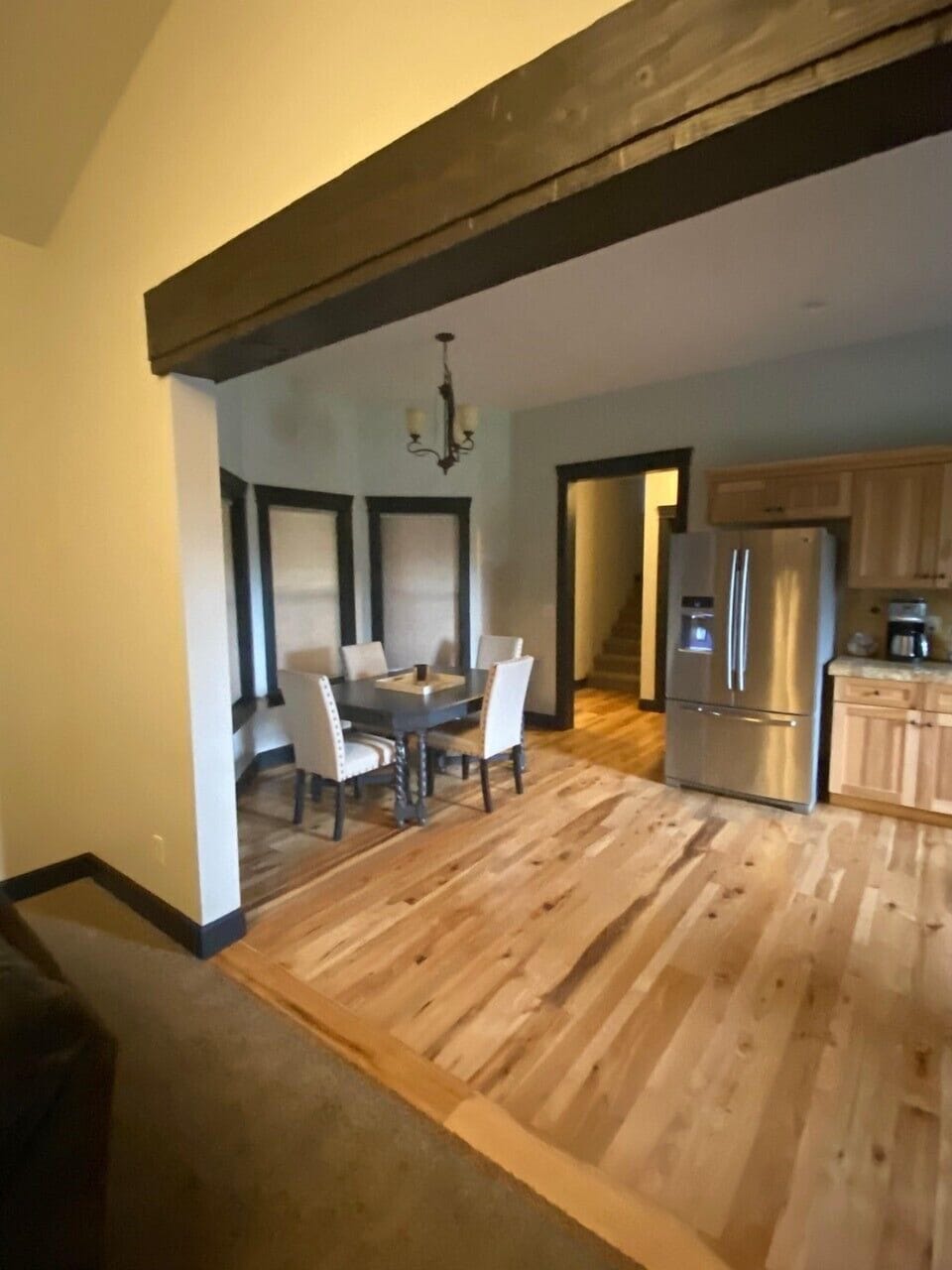 Vaulted kitchen, hardwood floors, all appliances, coffee maker, etc...