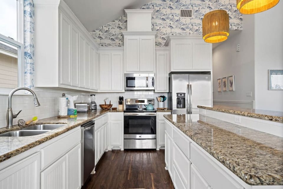 A kitchen perfect for preparing meals for the family!