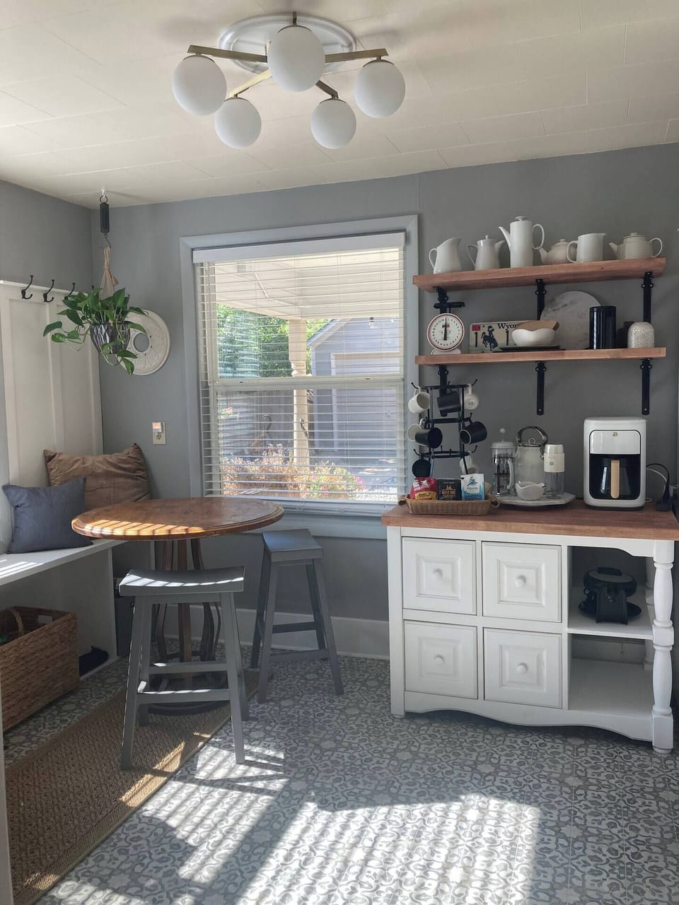 Coffee bar and breakfast corner
