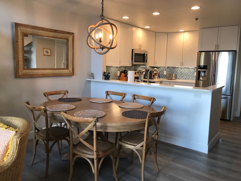Enjoy meals with room for 6 at the dining table
