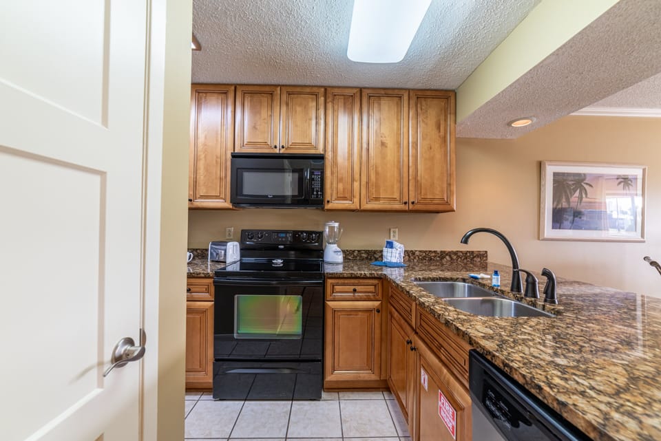 Beautiful modern kitchen makes cooking a pleasure.