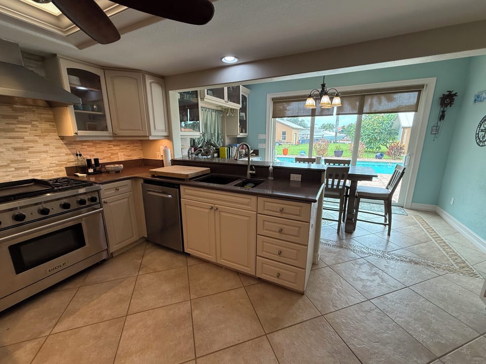 Kitchen entry