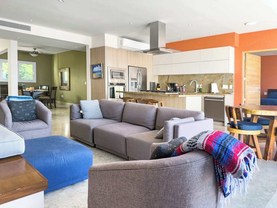 Casual dining and living space, comfortable and easy for relaxing.