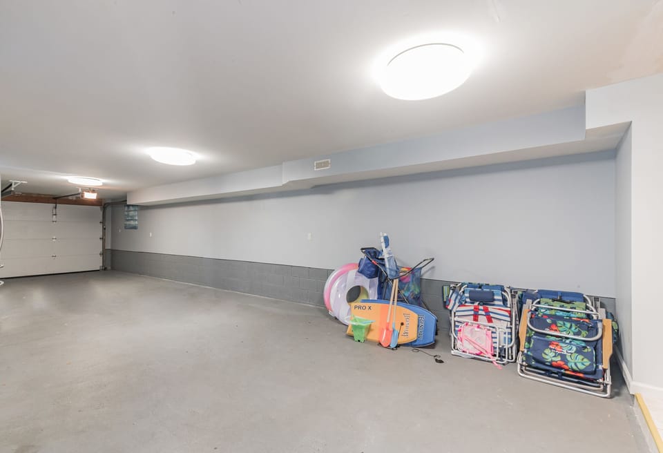 Large 2 Car Garage and Beach Gear, Chairs and Toys