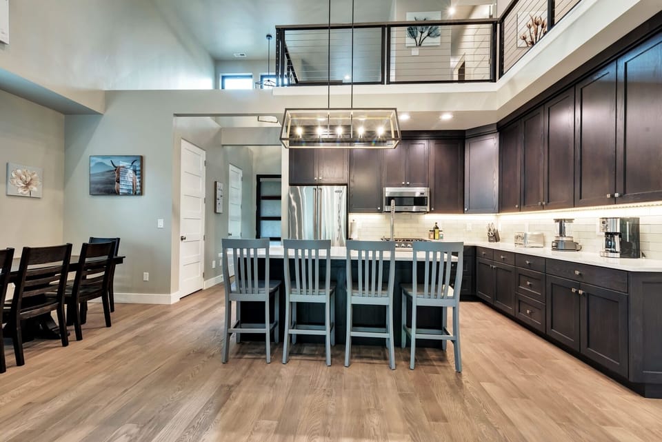 Kitchen & Dinning Area
