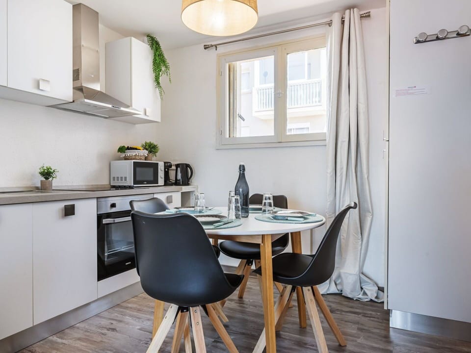 Furniture, Cabinetry, Building, Countertop, Chair, Window, Wood, Lighting, Interior Design
