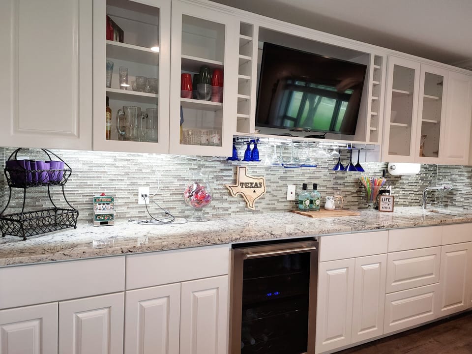 Bar area (BYOB) Smart TV 