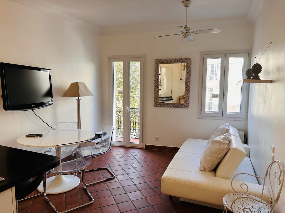 Living area and kitchen on the 3rd floor