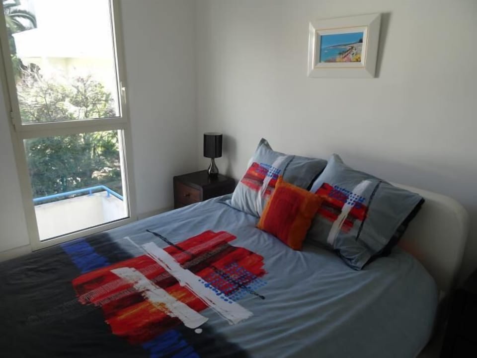 Another look at the double bed