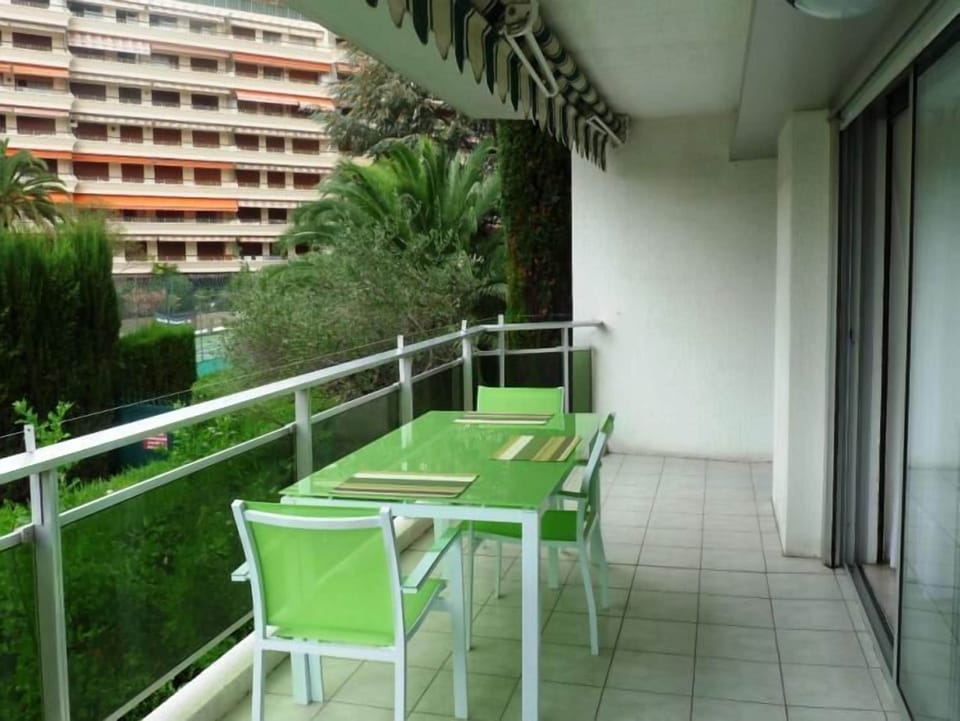 The terrace with outside seating