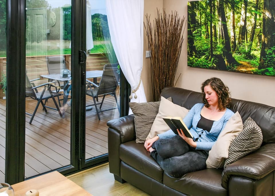 Typical Lakeside Escape (Pet Friendly) A