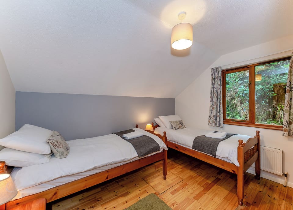 Bedroom, Bed