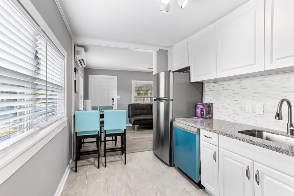 Fully Equipped Kitchen with Dining Table