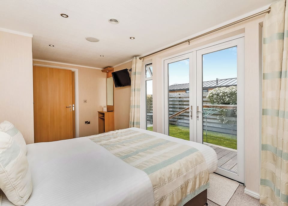 Bedroom, Bed, House