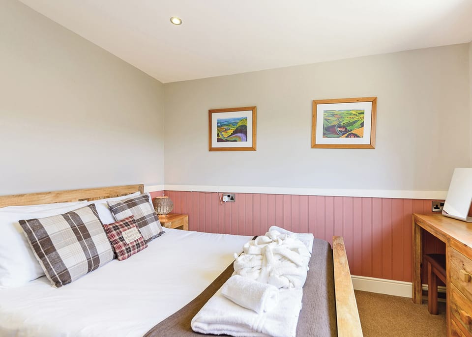 Bedroom, Bed, House
