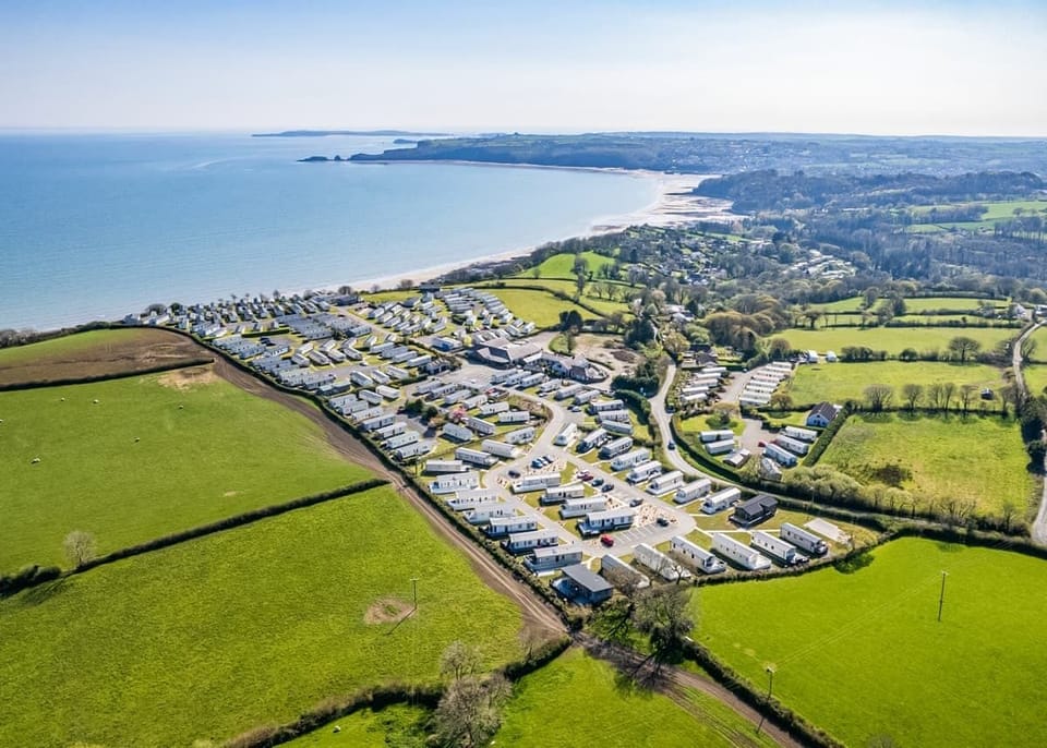 Meadow House Holiday Park, Summerhill, Amroth
