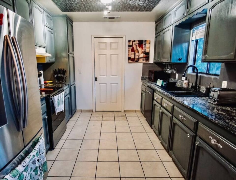 Full Kitchen