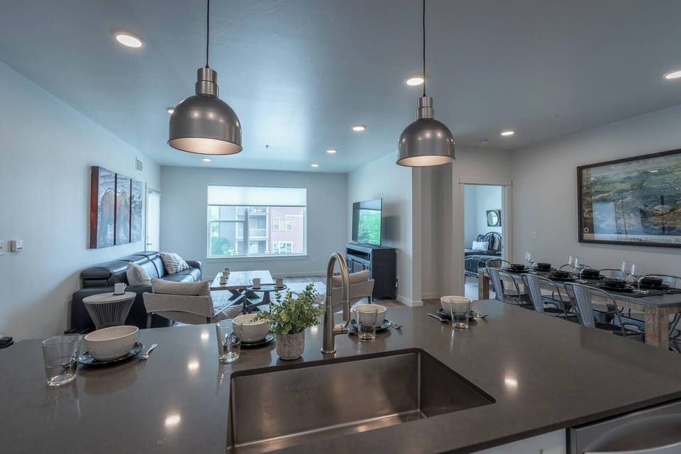 Host amazing dinner parties & game nights!