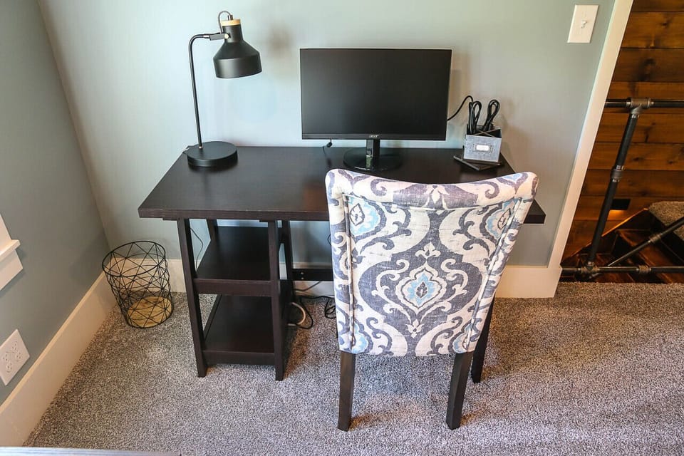 Executive-friendly workspace – business travel Cleveland