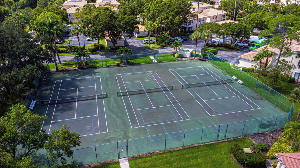 Pickleball and tennis courts 