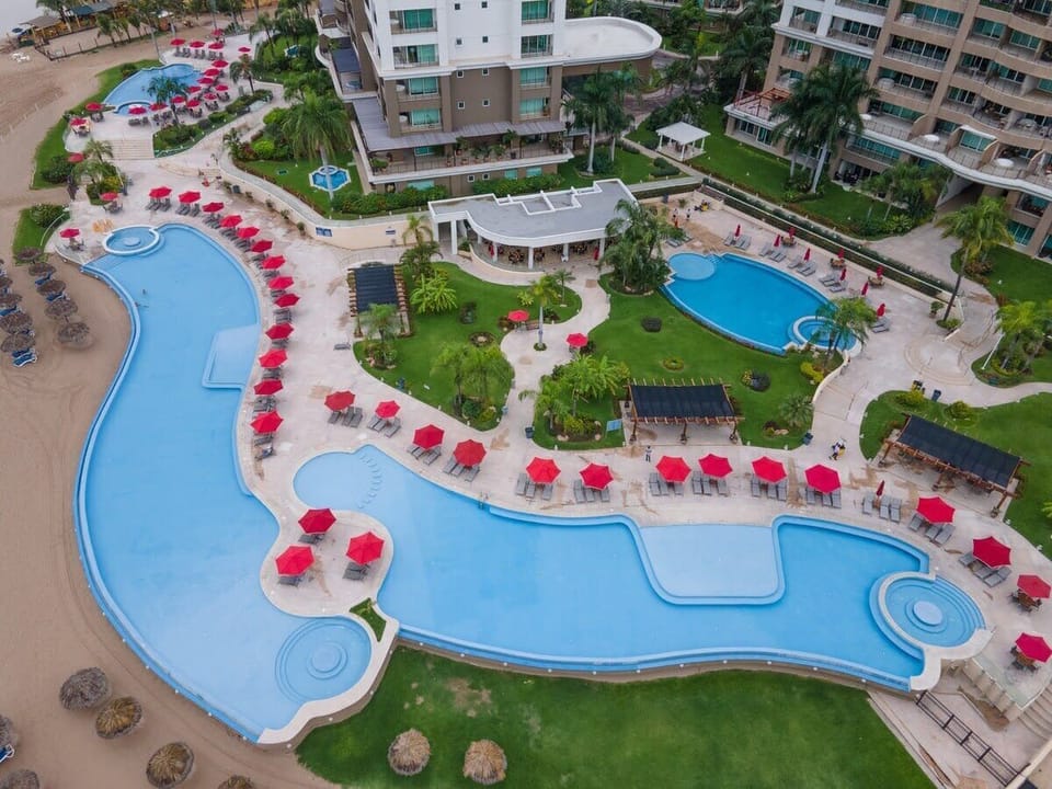 Side Overview of the Pool