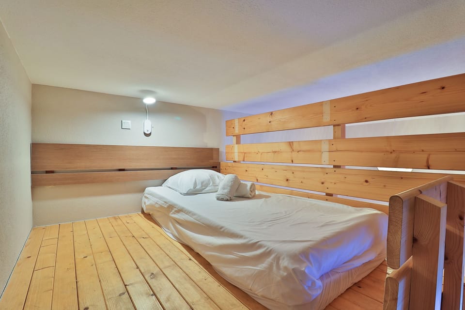 A possible bedding configuration using the Mezzanine