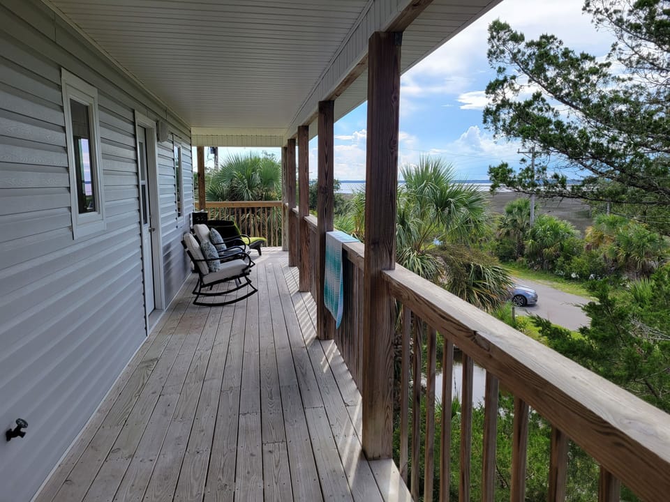 Wraparound Deck