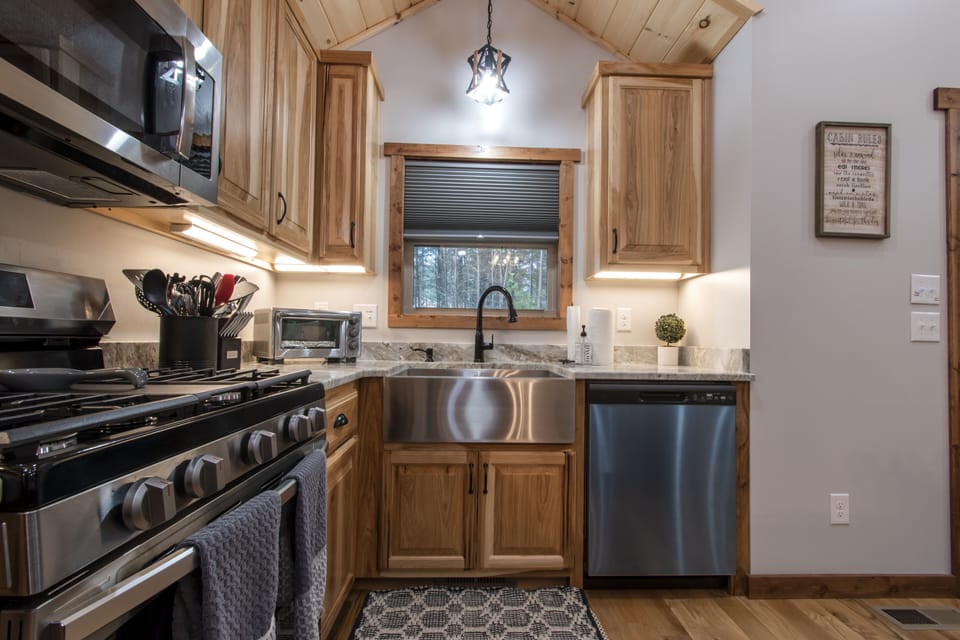 New Kitchen w/ cabinet lighting