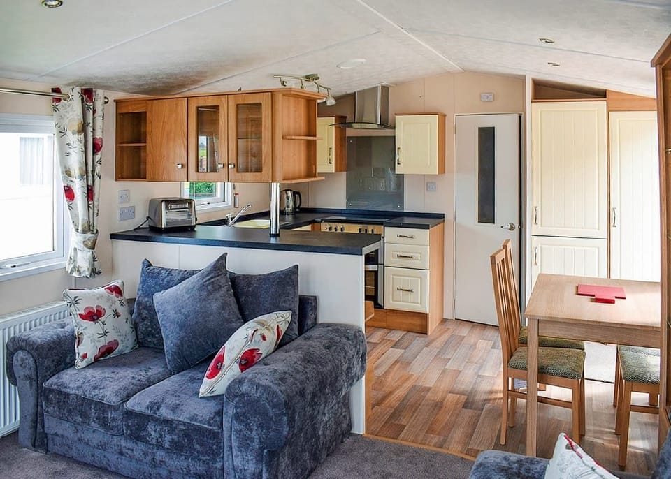 Beverley - Hamlet Rise, Arnold