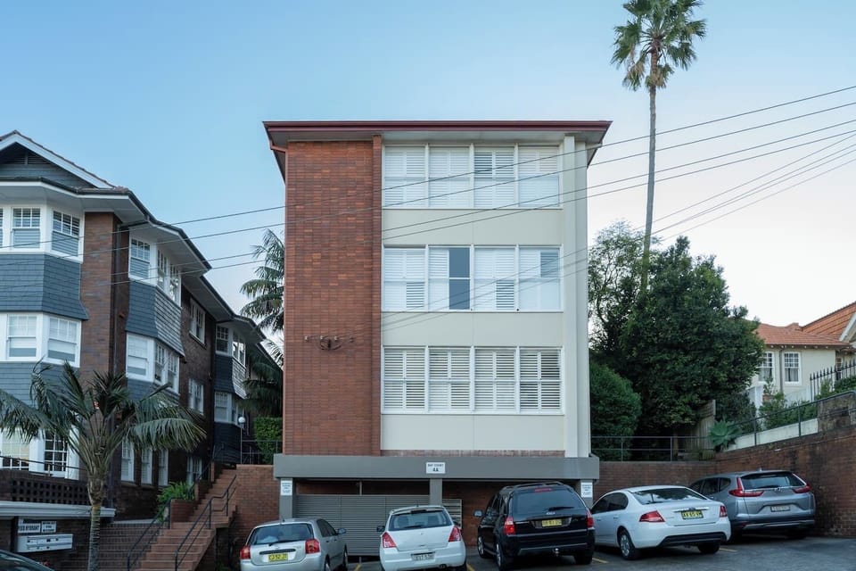 Getawayz NSW - Bay Court III -Spacious Waterside Studio next to Hayes Beach, Cafes & Ferry!