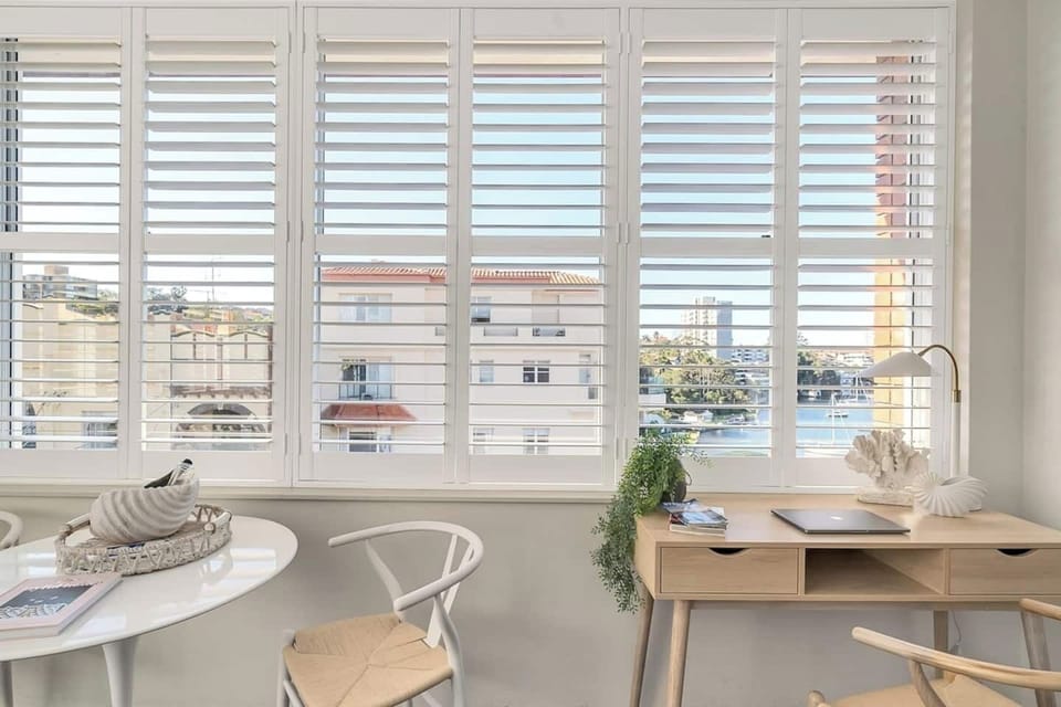 Getawayz NSW - Bay Court II -Spacious Waterside Studio next to Hayes Beach, Cafes & Ferry!
