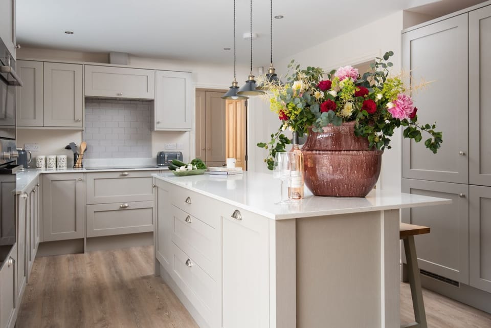 Partridge Lodge - fully equipped, modern kitchen with separate utility room