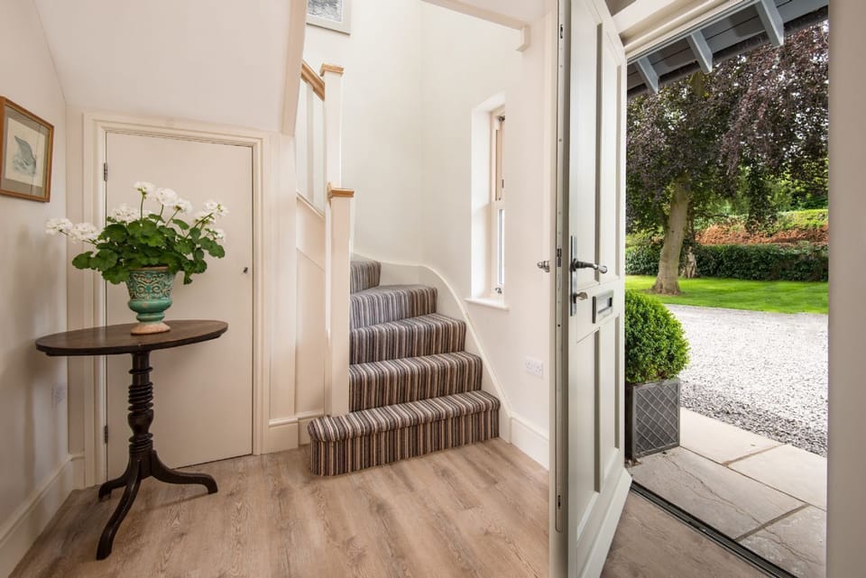 Partridge Lodge - elegant decoration throughout the house