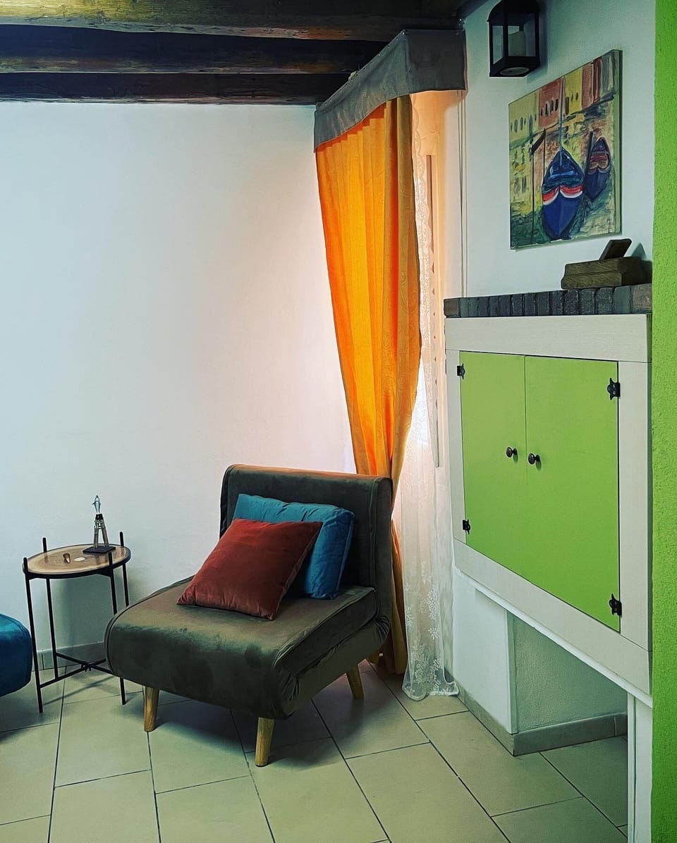 Cozy and romantic vacation spot, a stone's throw from boarding to Venice Bed and Breakfast in Chioggia