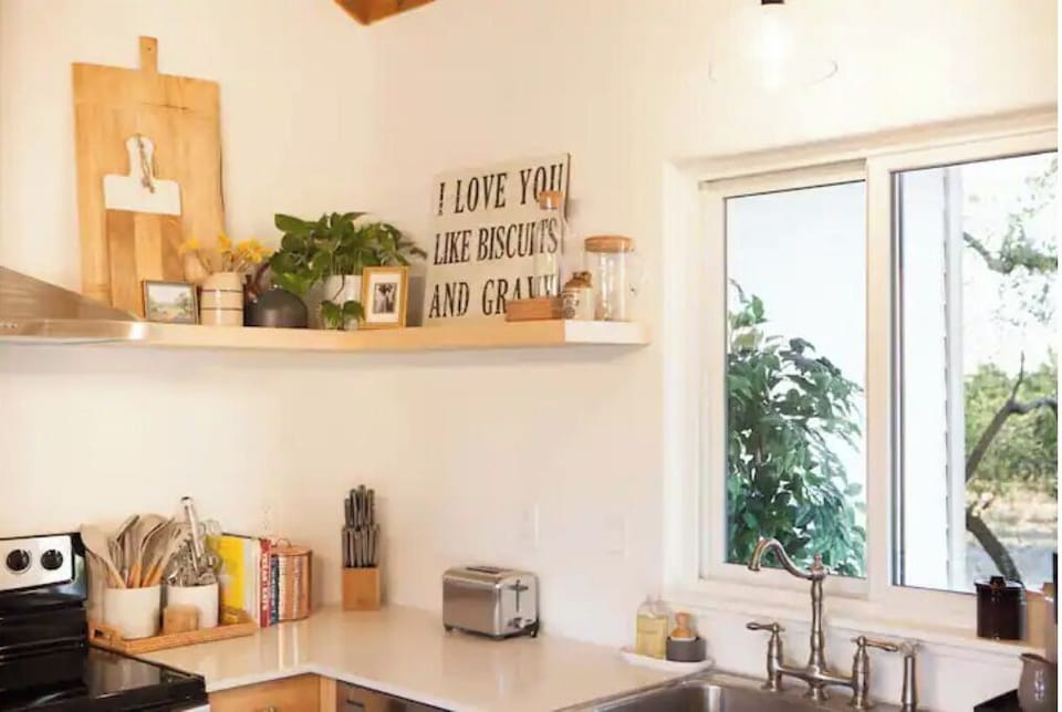 Kitchen shelving