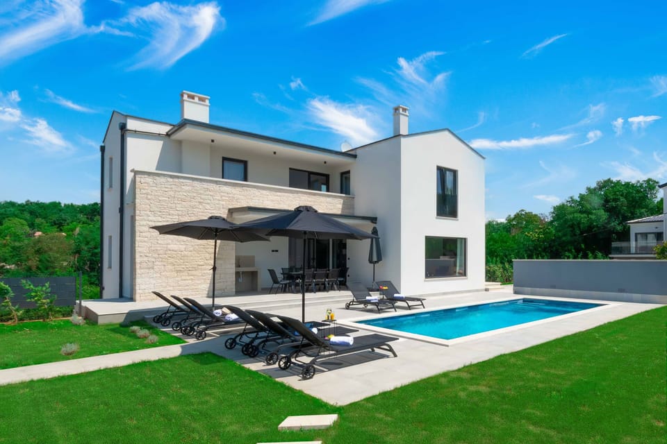 Exterior with spacious yard