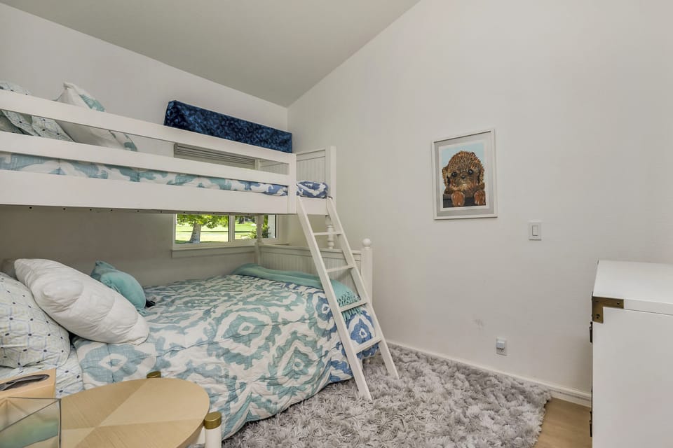 3rd bedroom with single over double bed