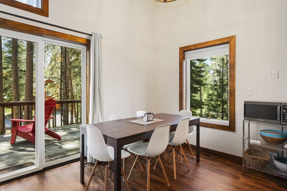 Dining table seats 6