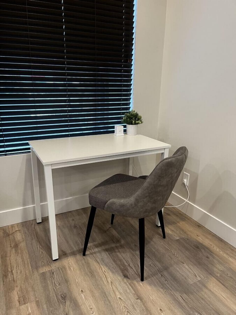 Work space with multi plug cube