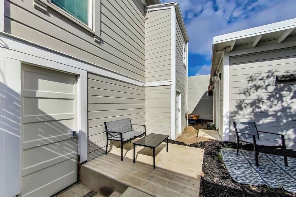Back yard area is shared with the back cottage.