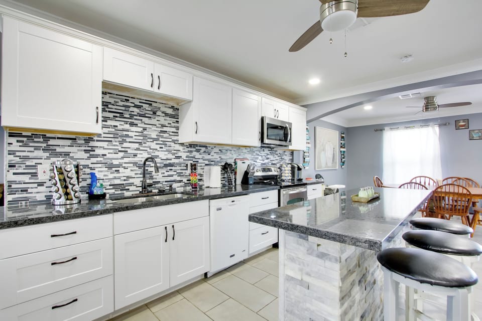 Kitchen | 1st Floor | Dishware & Flatware | Complimentary Spices