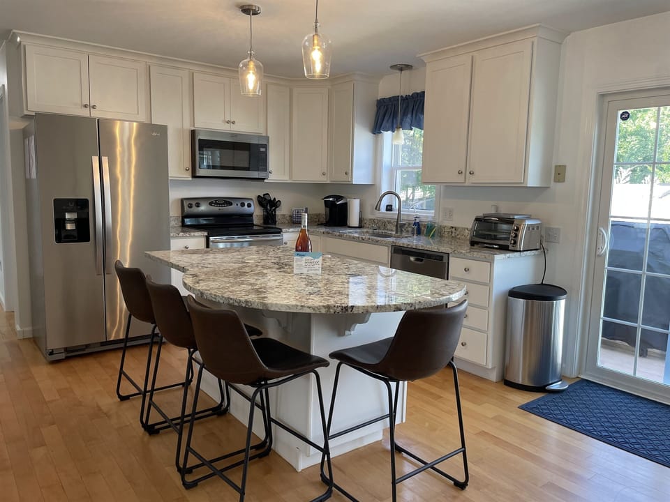 Spacious Kitchen with Island