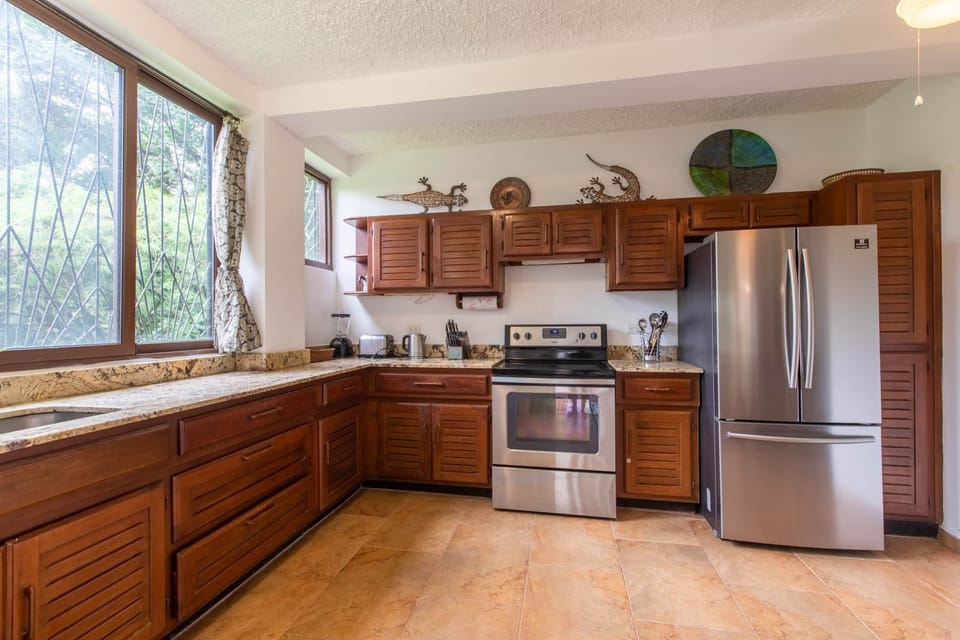 Kitchen (2)