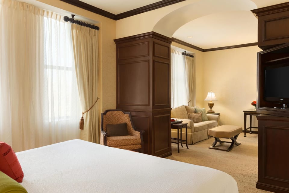 16 Hotel Du Pont Luxury Room 1 King Bedroom 2