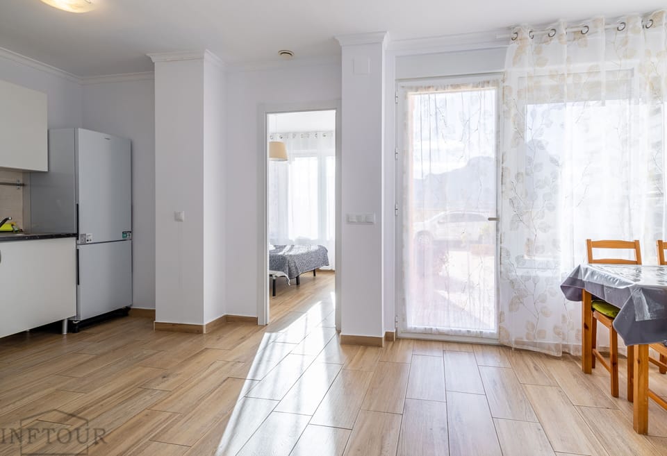 Communal lounge/ TV room,Kitchen or kitchenette,Living room,Dining area